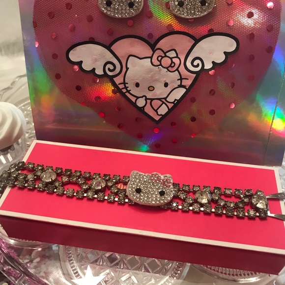 Adorable vintage y2k hello kitty crystal shoes 💖bracelet and earrings set✨🦄 - Picture 6 of 11